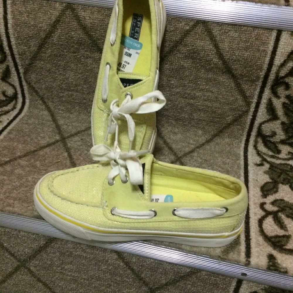 Sperry topsider 5 yellow sequin boat shoe